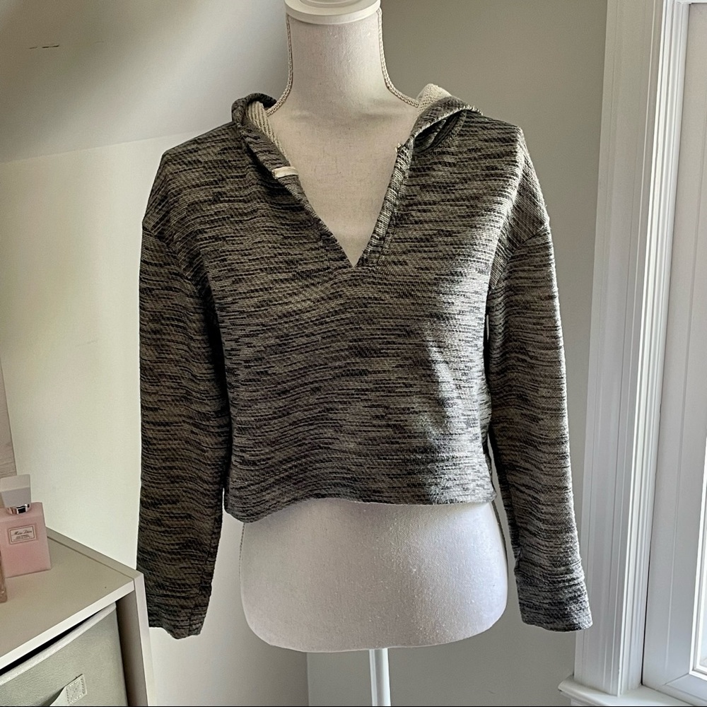 Size S Cropped Hoodie